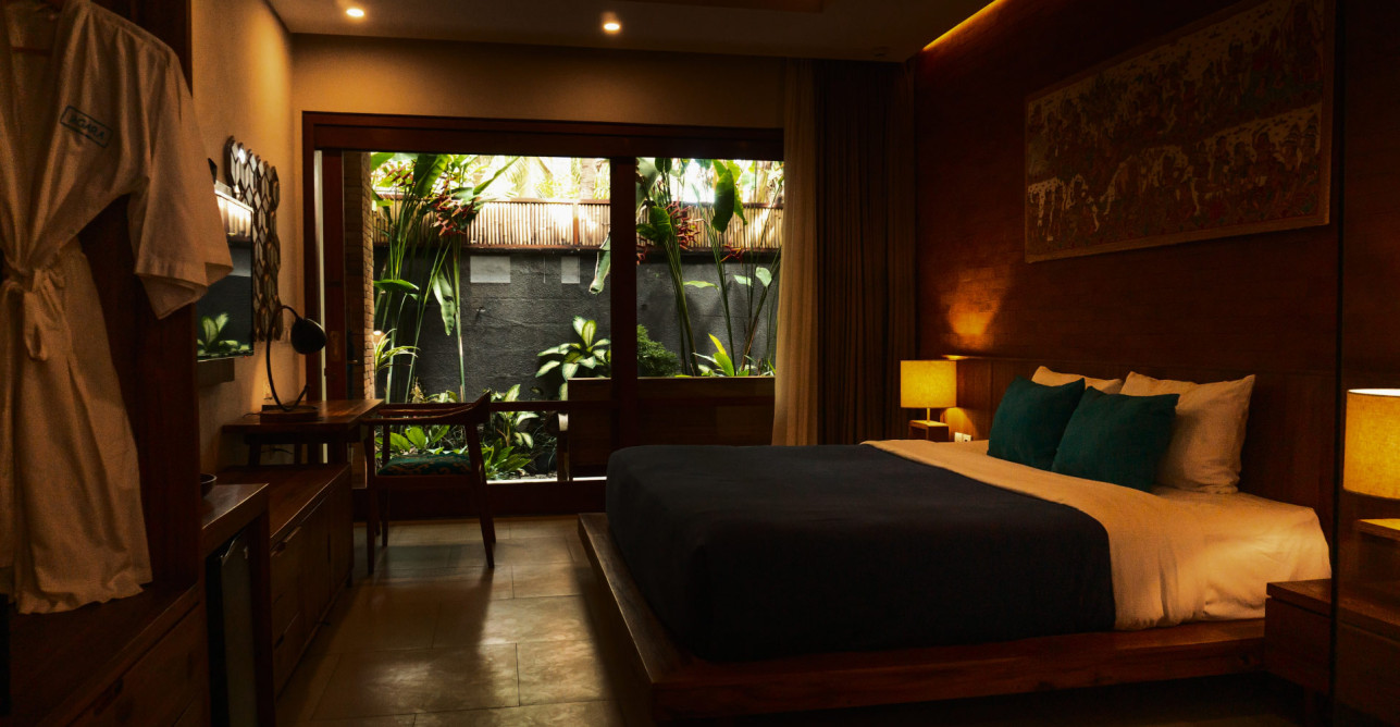 Explore! Discover! Live!